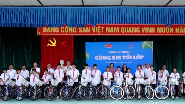 Tiếp sức cho học sinh nghèo vượt khó tỉnh Thái Nguyên