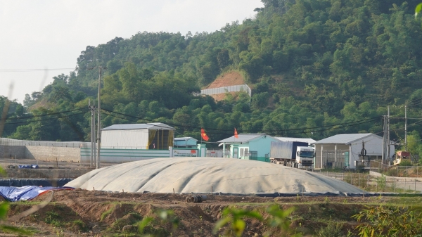 Trại lợn rò rỉ hầm biogas, cả làng ngửi mùi thối