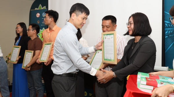 Team dự án Mr Mướp xúc động nhận được thư khen của Bộ trưởng Lê Minh Hoan