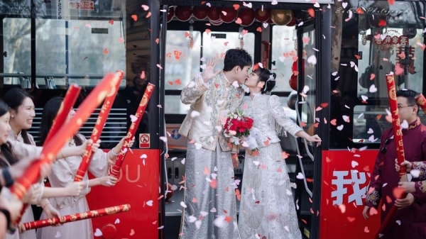 Xe buýt cưới, trào lưu mới của giới trẻ Trung Quốc