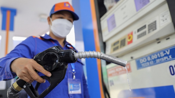 Giá xăng dầu trong nước đồng loạt tăng mạnh