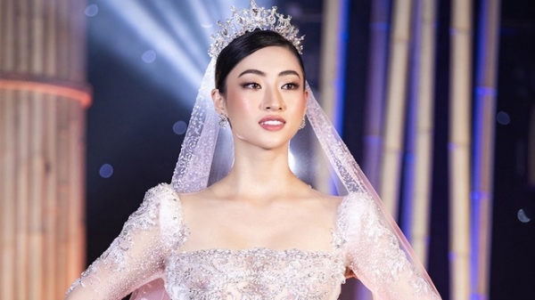 Hoa hậu Lương Thùy Linh mặc áo cưới giá 405 triệu đồng