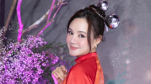 Ca sĩ Vy Oanh có theo đuổi việc tố giác CEO Nguyễn Phương Hằng?