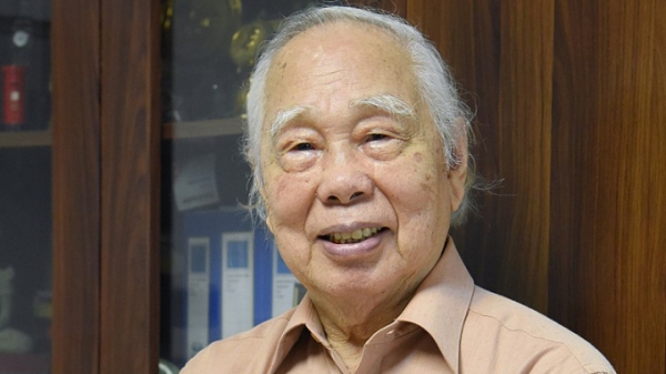 Nhà văn Phan Quang du ký tuổi 94 tiếc nuối hoa hồng