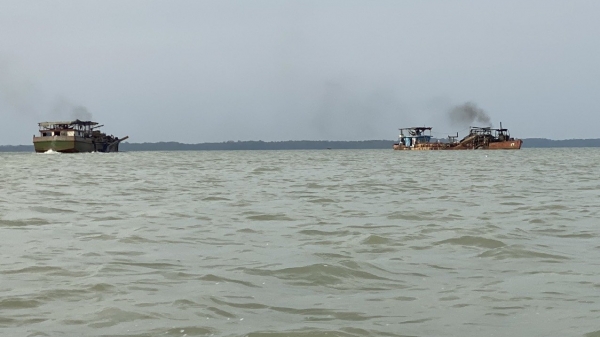 Tây Ninh ngăn chặn tàu hút cát gây sạt lở đất rừng