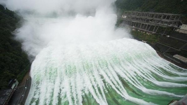 Hồ thủy điện ở Chiết Giang mở toàn bộ cửa xả nước đạt 7.800 m3/giây