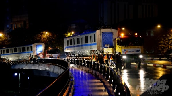 Xuyên đêm hộ tống vận chuyển tàu metro số 1 về depot Long Bình