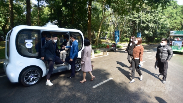Xe điện không người lái vận hành thử ở khu đô thị xanh Hà Nội