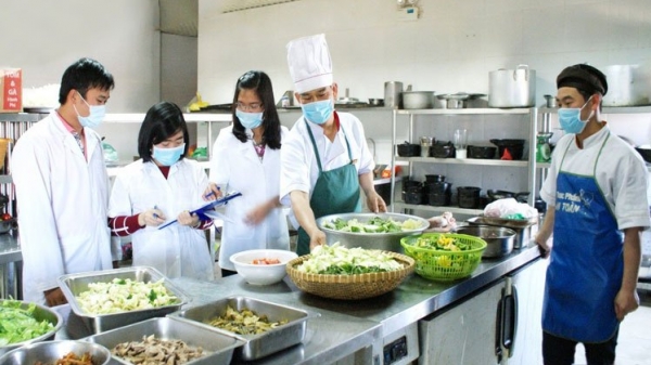 Minh bạch và trách nhiệm để đưa thực phẩm an toàn tới bếp ăn tập thể