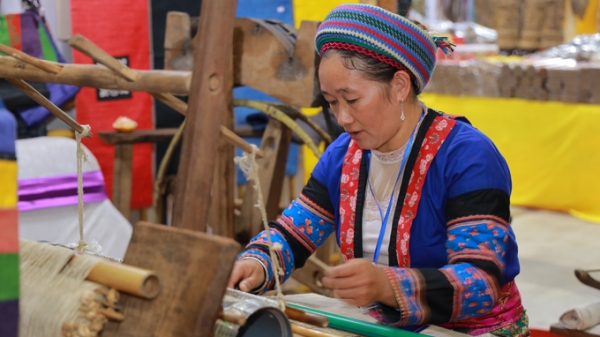 Hàng trăm sản phẩm thủ công mỹ nghệ tham dự Festival Làng nghề Việt Nam 2022