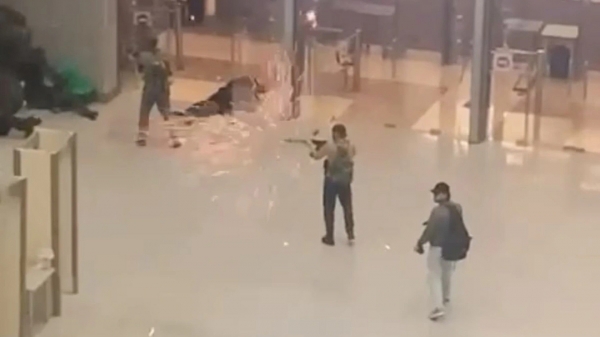 Video IS tấn công nhà hát Crocus City Hall gần Moskva, ít nhất 60 người chết