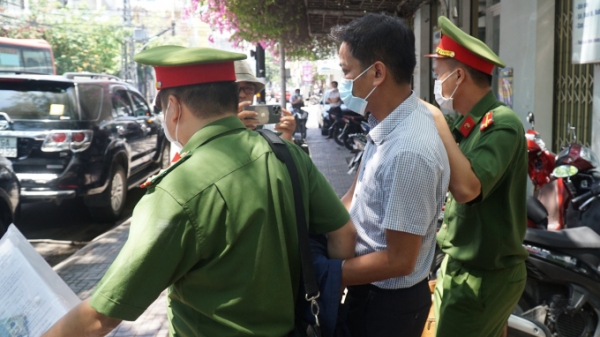 Khởi tố Giám đốc CDC Khánh Hòa liên quan đến mua kit xét nghiệm Việt Á