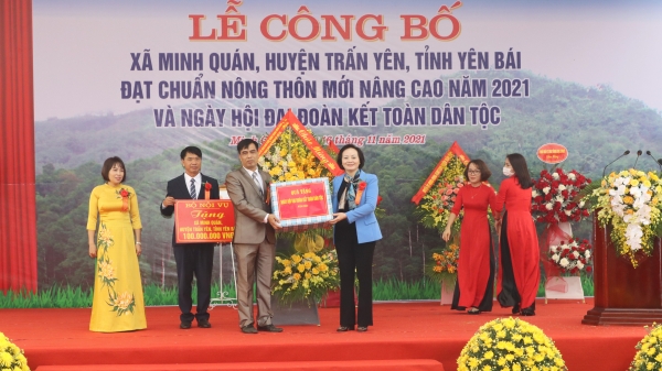 Bộ trưởng Phạm Thị Thanh Trà dự Lễ công bố xã đạt chuẩn NTM nâng cao