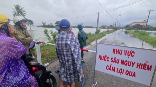 Phú Yên: 1 người bị nước lũ cuốn trôi, cảnh báo ngập lụt nhiều xã