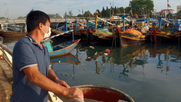 [Bài 1]-Ngư dân Bình Thuận đắn đo vươn khơi