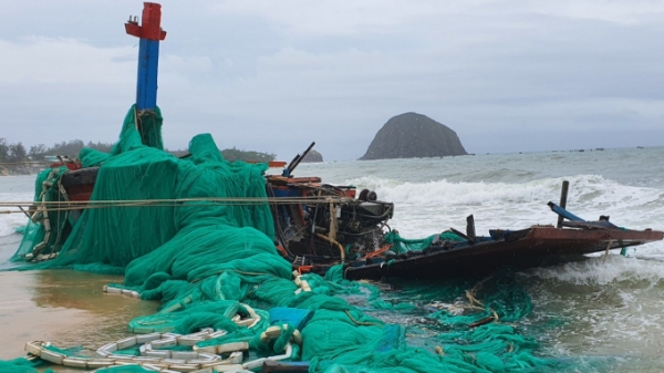Phú Yên thiệt hại hơn 171 tỷ đồng do mưa to, sóng lớn