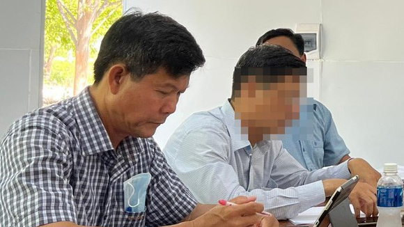 Đề nghị tạm dừng giao dịch tài sản của Phó Chủ tịch huyện Thuận Nam