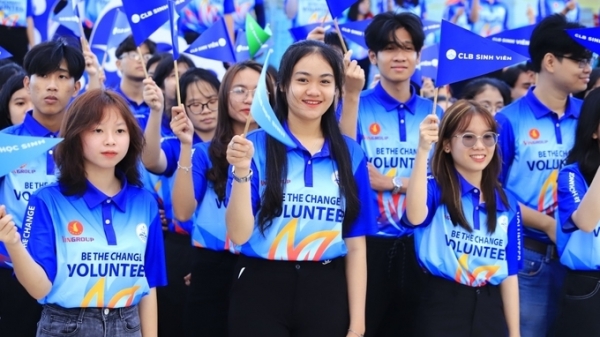 2.000 người tham gia lễ khởi động dự án ‘Người dân Khánh Hòa nói tiếng Anh’