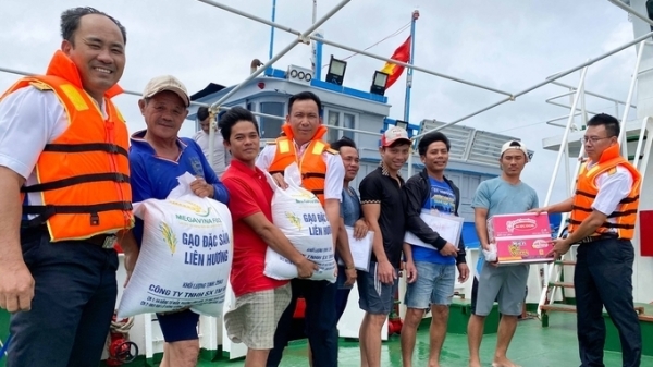 Hàng trăm tàu cá Bình Thuận đã được hỗ trợ lương thực
