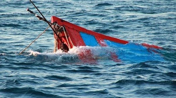 Nỗ lực tìm kiếm 5 ngư dân Phú Yên mất tích