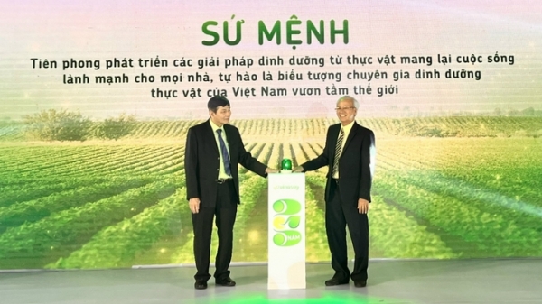 Vinasoy tặng 25 tỷ đồng cho Quỹ Khuyến học Sữa đậu nành Việt Nam