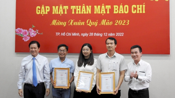 Báo Nông nghiệp Việt Nam đoạt 3 giải báo chí viết về ngành cao su