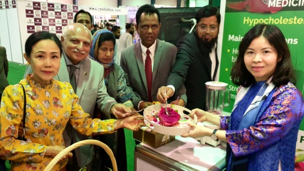 Thanh long Việt Nam nổi bật tại hội chợ quốc tế ở Pakistan