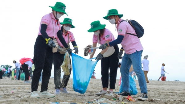 C.P. Việt Nam tham gia làm sạch bãi biển Long Hải