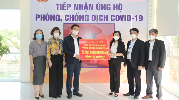Quảng Ninh trao 4 tỷ đồng ủng hộ Hải Dương phòng chống dịch Covid-19