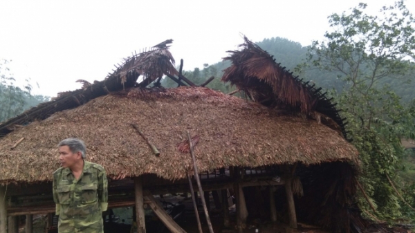 Giông lốc, mưa đá làm 416 nhà dân ở Tuyên Quang bị hư hỏng