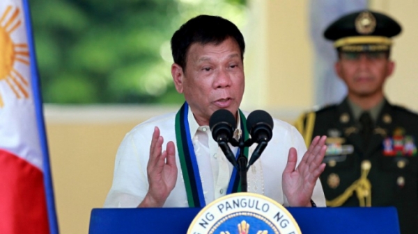 Tổng thống Duterte dọa bắn chết người vi phạm lệnh phong tỏa