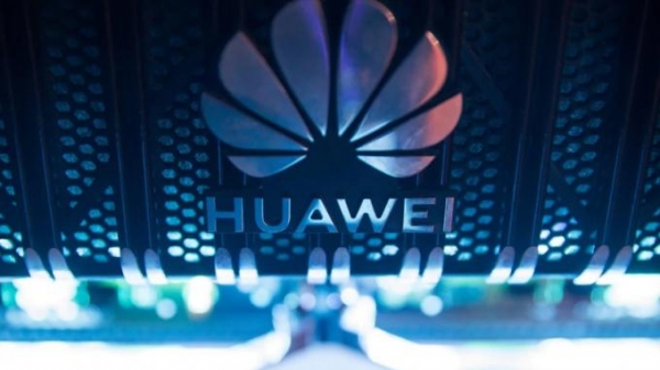 Nhà Trắng xem xét rút máy bay do thám khỏi Anh vì Huawei