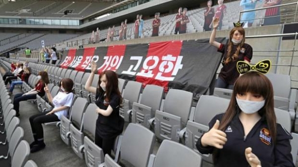 FC Seoul xin lỗi vì dùng búp bê tình dục làm ‘khán giả ảo’