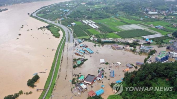 Hàn Quốc: Ít nhất 30 người thiệt mạng do lũ lụt, lở đất