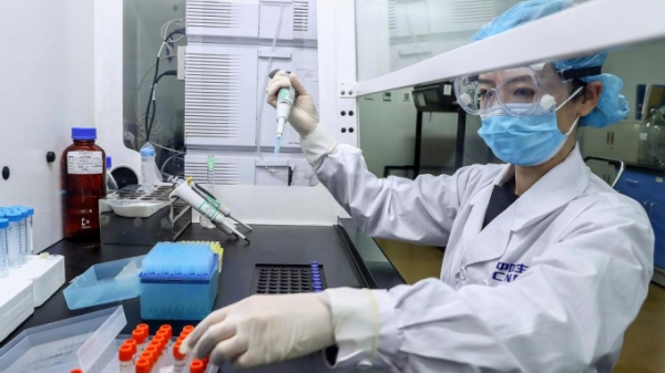 Vacxin Covid-19 của Trung Quốc không quá 1.000 tệ/liều