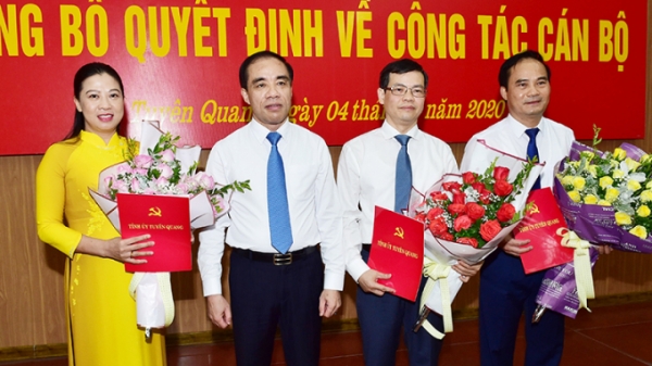 Phê chuẩn kết quả bầu Chủ tịch, Phó Chủ tịch UBND tỉnh Tuyên Quang