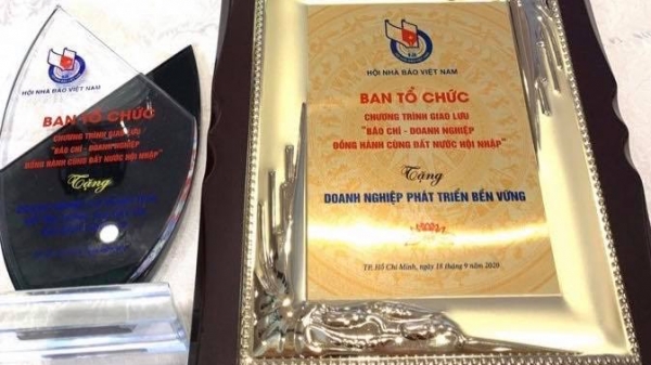Bảo Việt nhận kỷ niệm chương Hội nhà báo