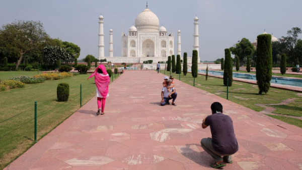 Đền Taj Mahal mở cửa trở lại