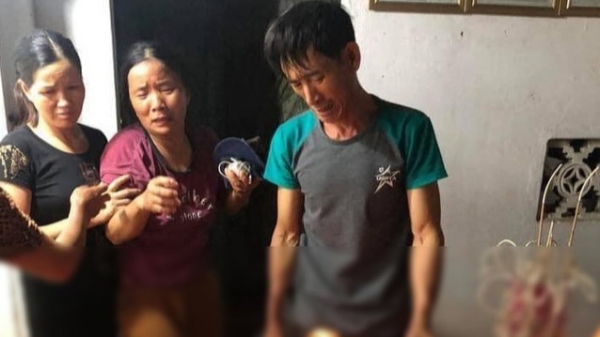 Hà Nội: Sét đánh tử vong thanh niên dùng điện thoại đang sạc pin