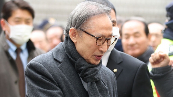 Y án 17 năm tù với cựu Tổng thống Hàn Quốc Lee Myung-bak
