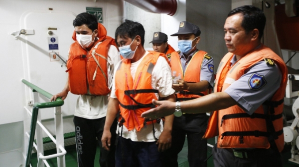 3 ngư dân Bình Định trên tàu cá bị chìm được tàu nước ngoài cứu sống