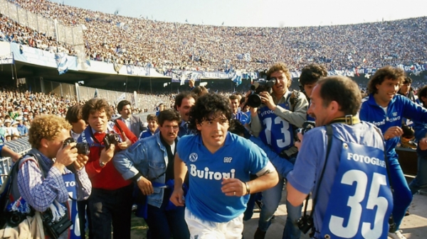 Maradona - Chữ tài liền với chữ tai một vần: [Bài 2] Chúa trời ở Napoli