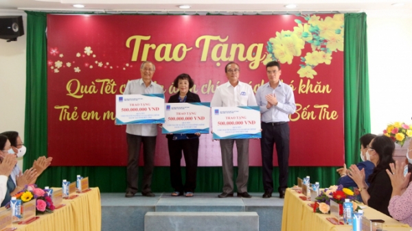 Bến Tre: Chủ tịch Quốc hội Nguyễn Thị Kim Ngân tham dự lễ trao quà Tết