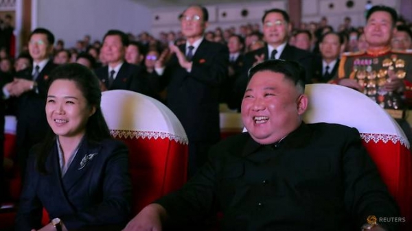 Vợ Kim Jong-un xuất hiện lần đầu tiên sau một năm vắng bóng