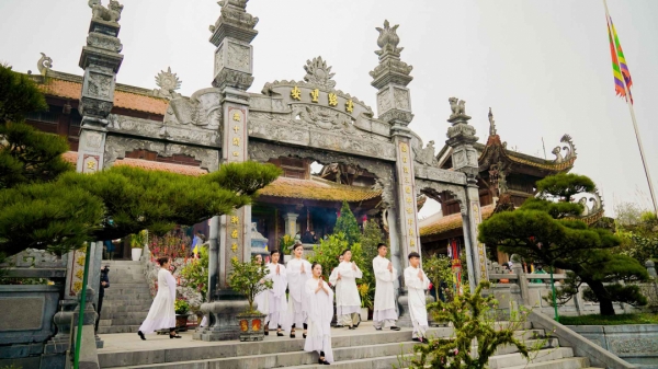 Quần thể tâm linh Fansipan 'mở cổng trời' đón Phật tử, du khách đến cầu an