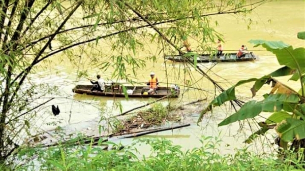 Đã tìm thấy thi thể người chở thớt nghiến nhảy xuống sông