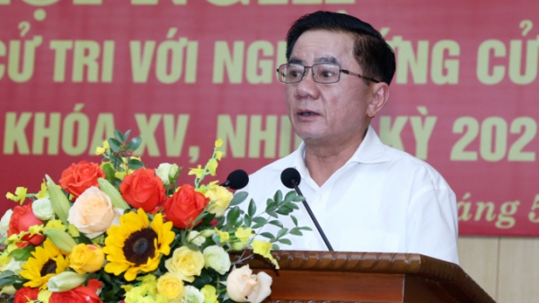 Đồng chí Trần Cẩm Tú tiếp xúc cử tri vận động bầu cử tại Lào Cai