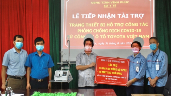 Toyota Việt Nam hỗ trợ trang thiết bị y tế phòng, chống dịch cho Vĩnh Phúc