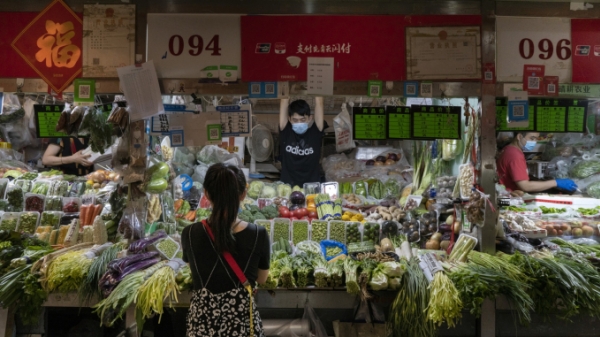Sốc: Giá rau xanh tại Trung Quốc còn đắt hơn thịt lợn
