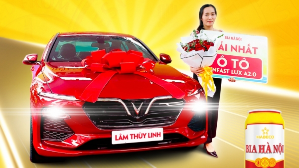 Bia Hà Nội trao xe Vinfast Lux A2.0 tri ân khách hàng